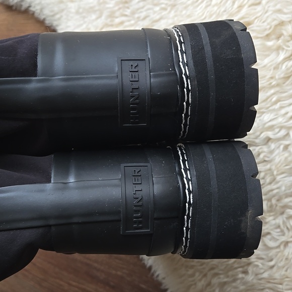 Hunter Black and Gray Winter Boots - Picture 4 of 16